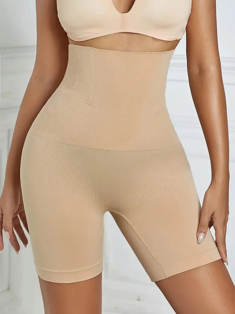 Gaine culotte sculptante taille haute - vue arrière hanches et cuisses